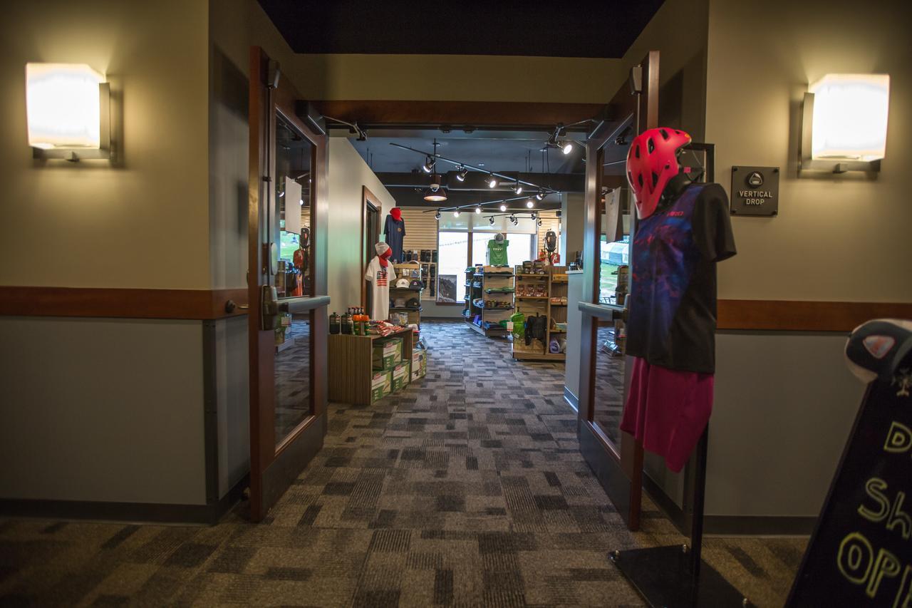Burke Mountain Hotel And Conference Center 外观 照片